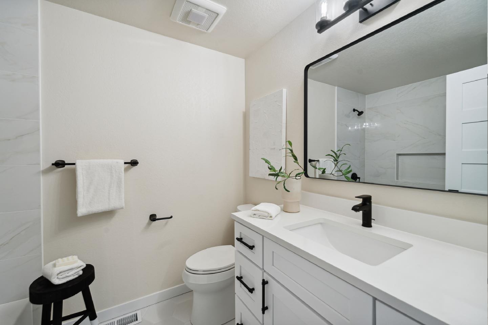 remodeling bathroom image